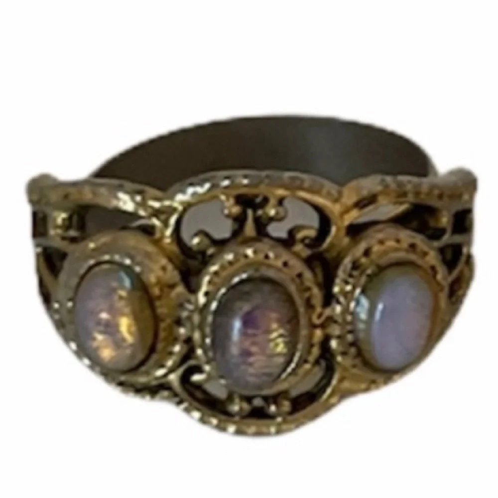 Elegant Vintage Ring 3 Stone Bezel Opal Moonstone Delicate Ornate Gold Filigree